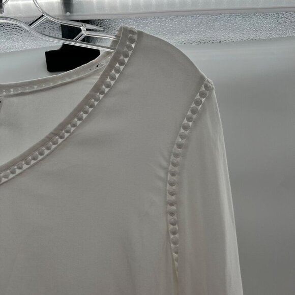 Old Navy Women's Long Sleeve Lace Trimmed Hi Low Top White Size Small - Picture 4 of 9